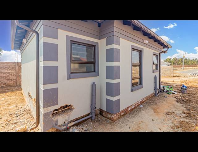 2 BEDROOM FREESTANDING FOR SALE IN KLERKSOORD